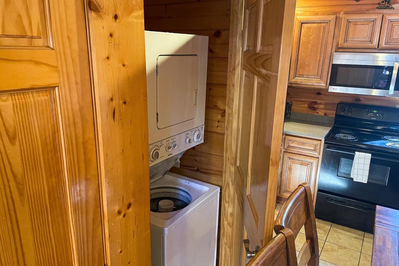 גטלינבורג Black Bear Hideaway Cabin מראה חיצוני תמונה