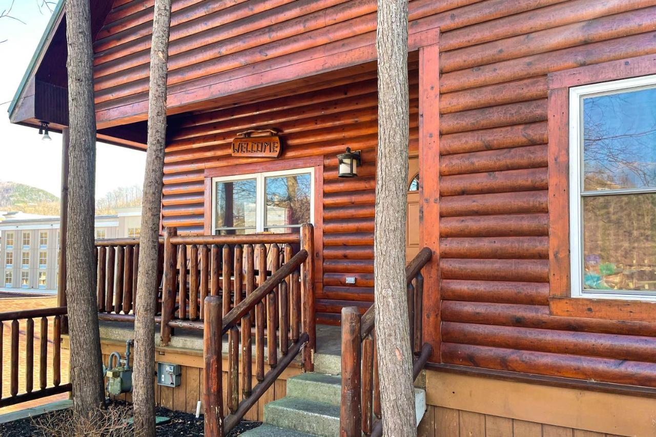 גטלינבורג Black Bear Hideaway Cabin מראה חיצוני תמונה