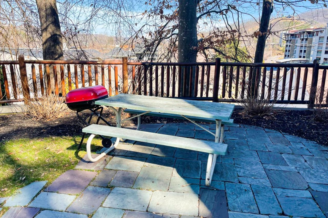 גטלינבורג Black Bear Hideaway Cabin מראה חיצוני תמונה