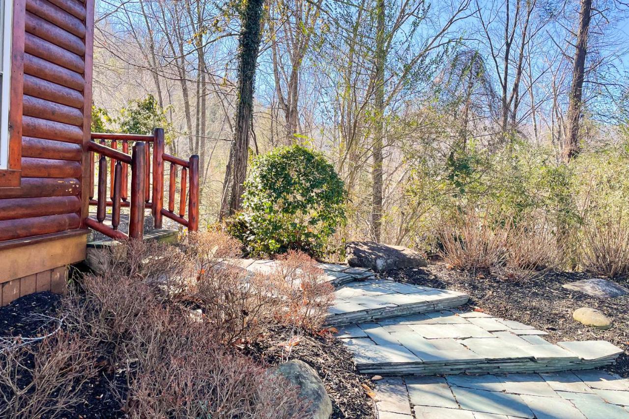 גטלינבורג Black Bear Hideaway Cabin מראה חיצוני תמונה